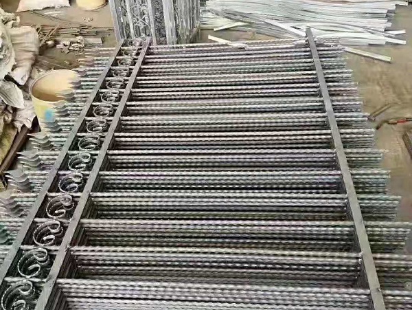 呼和浩特市陽(yáng)光小區(qū)外圍建設(shè)工作中